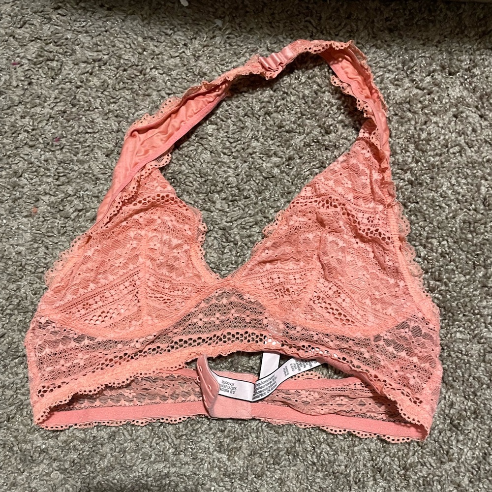 Cute peachy colored bralette 🧡